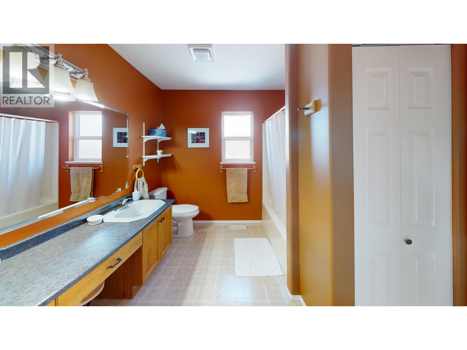 570 PIERCE CRESCENT - 21