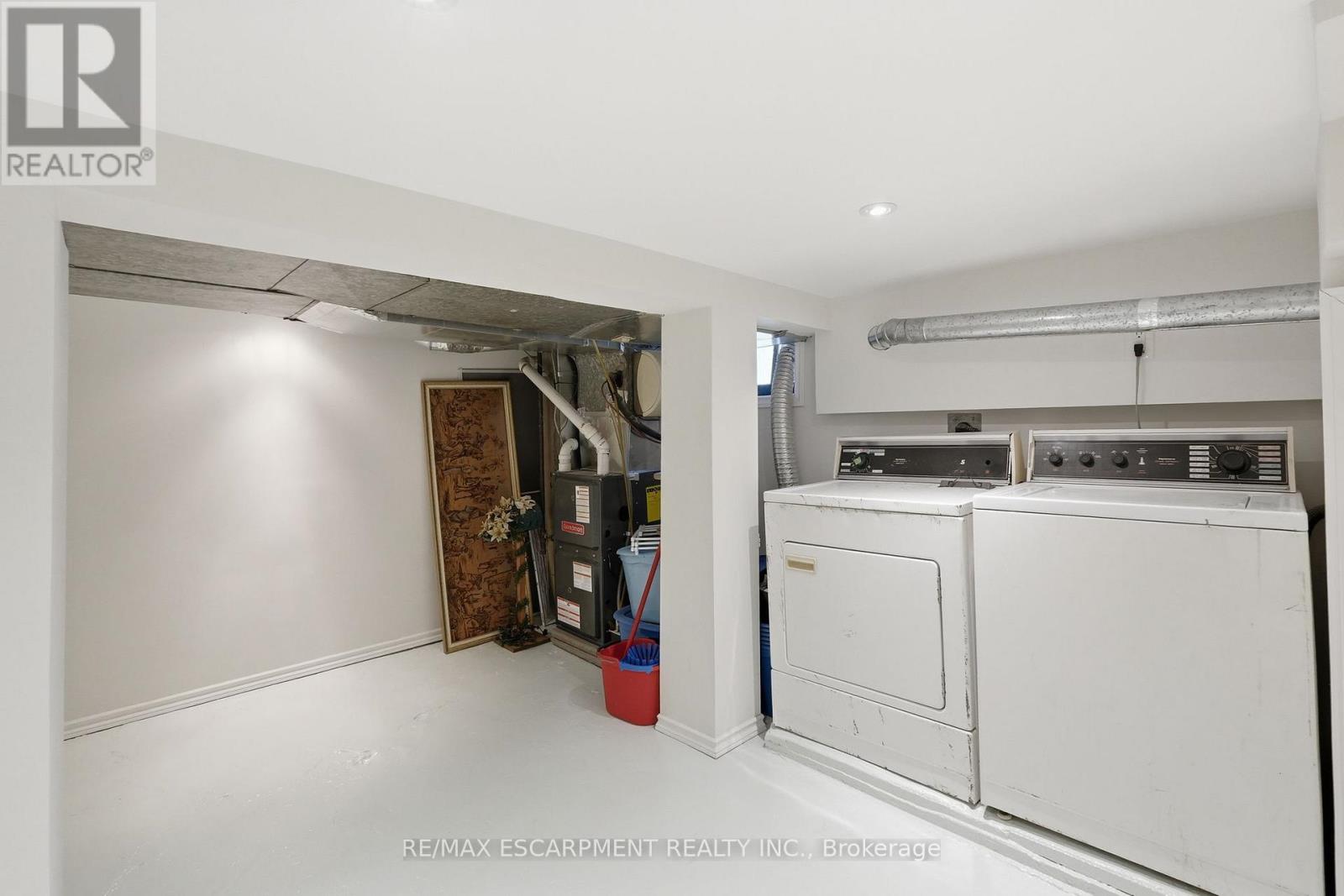 224 BALSAM AVENUE S - 28