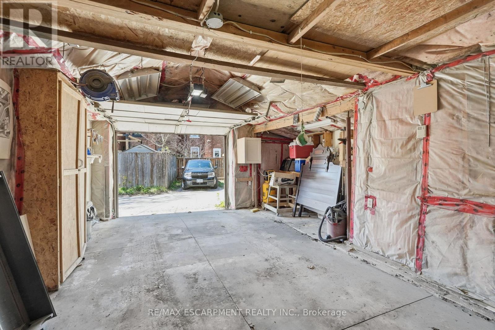 224 BALSAM AVENUE S - 34