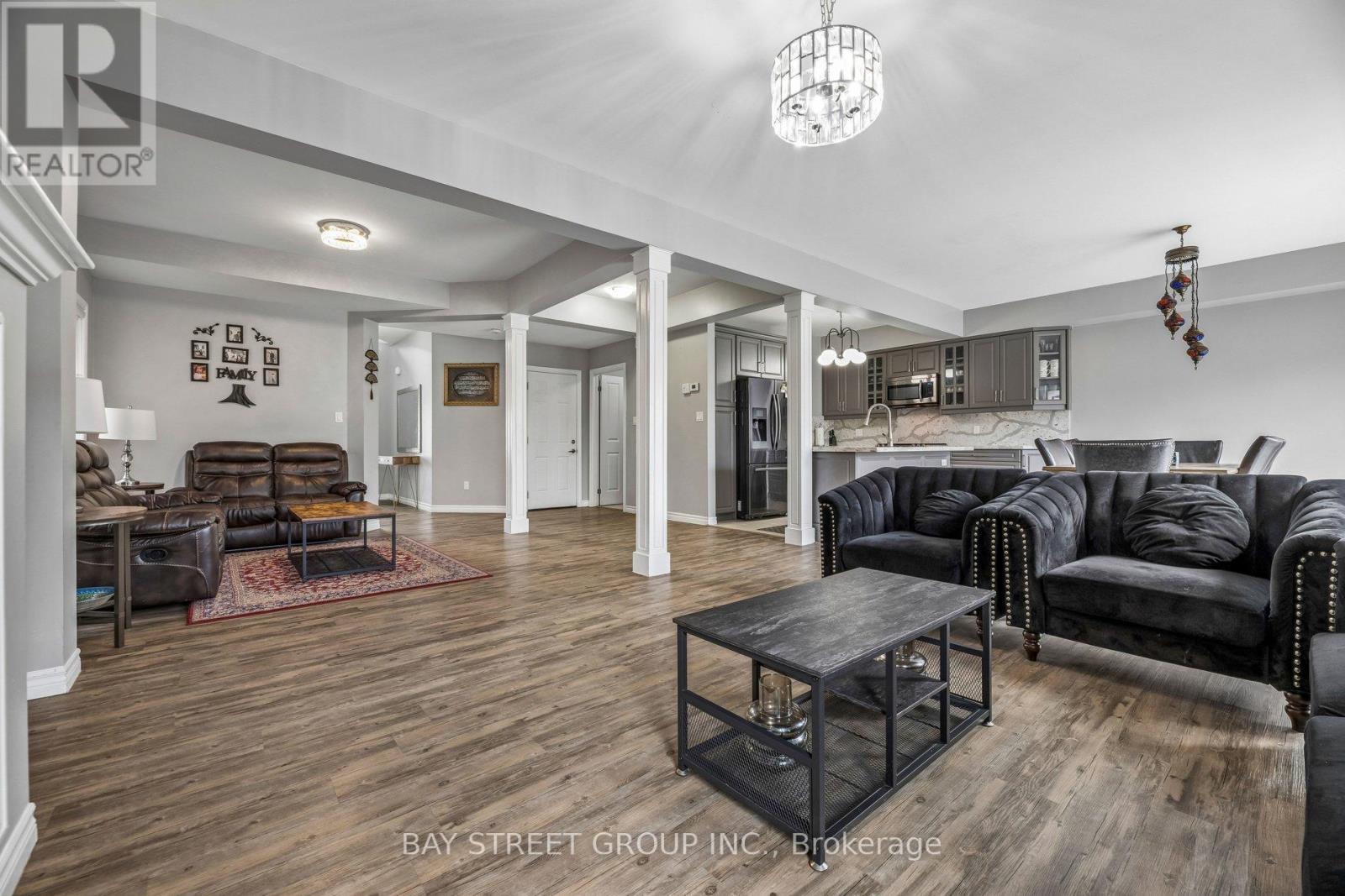 734 SAWMILL ROAD E - 11
