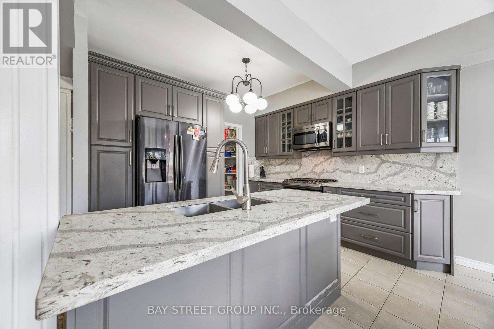 734 SAWMILL ROAD E - 16