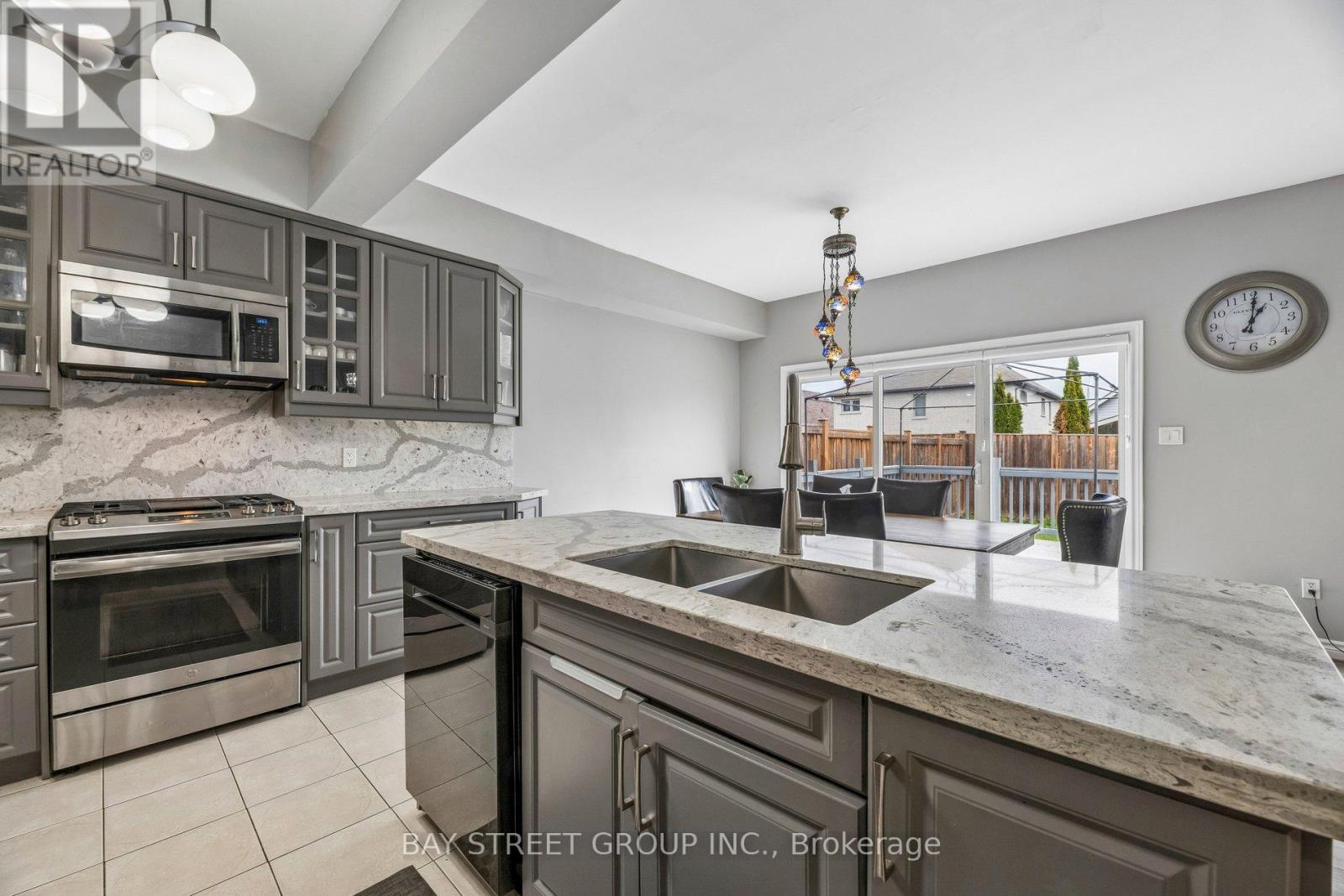734 SAWMILL ROAD E - 20