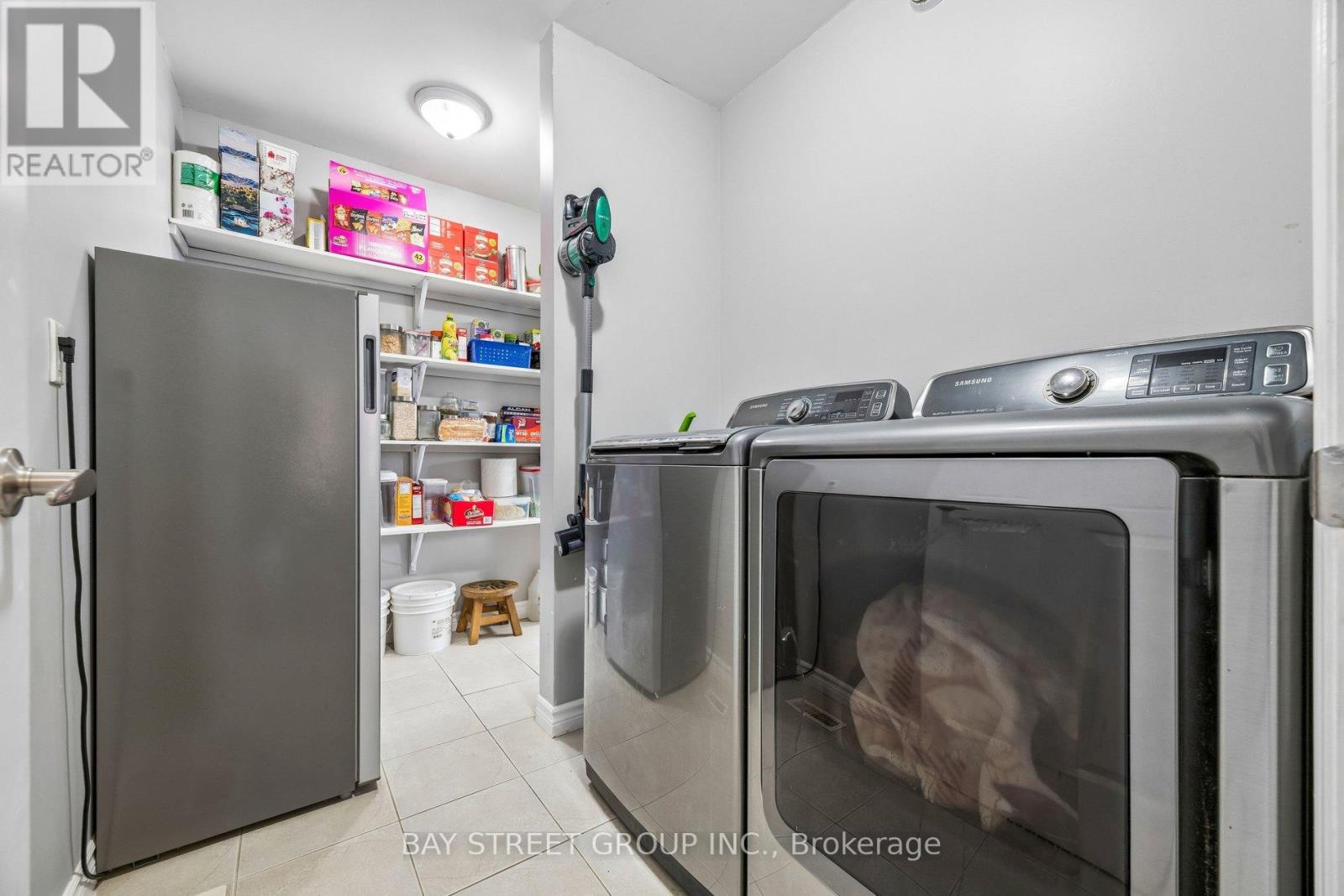 734 SAWMILL ROAD E - 21