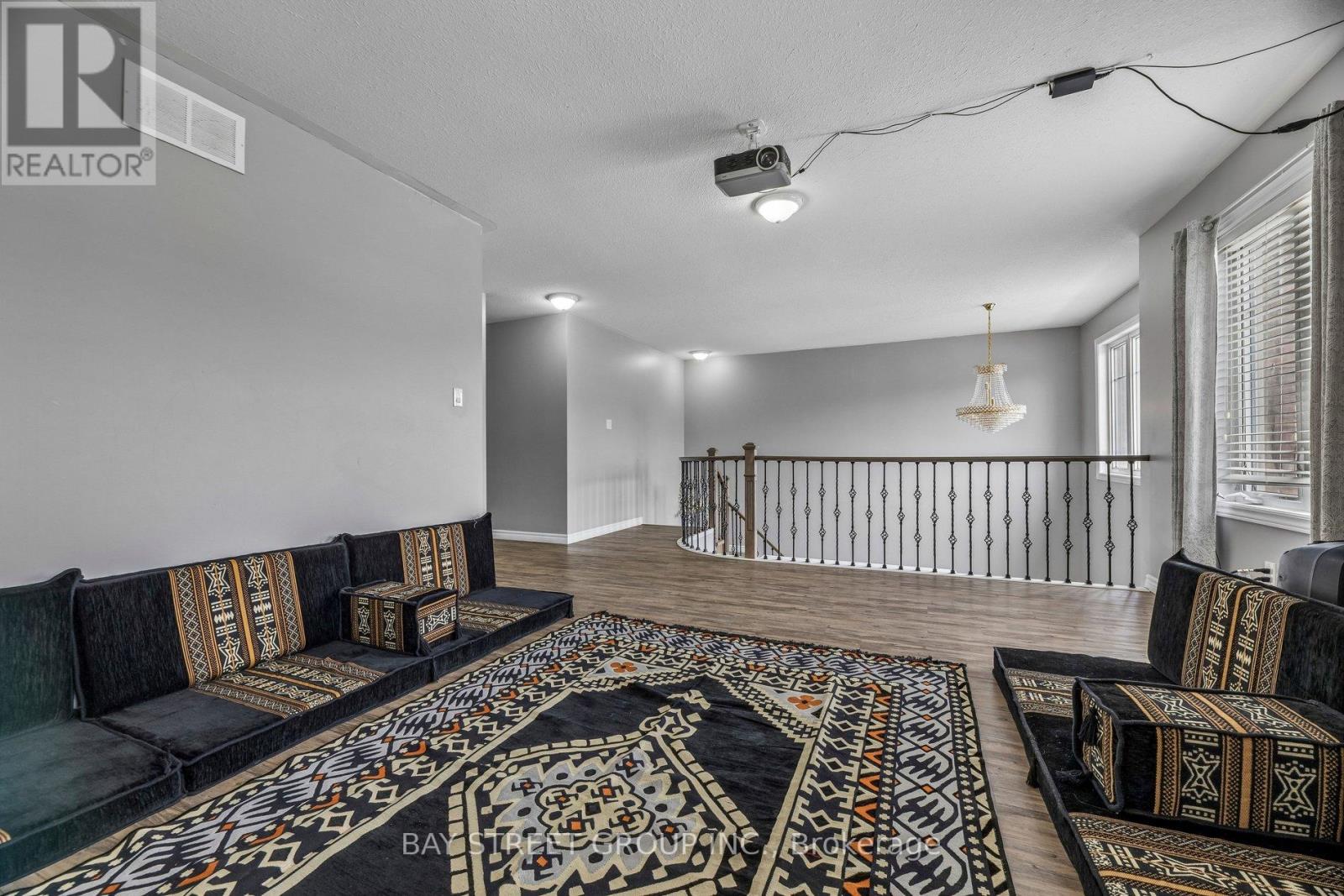 734 SAWMILL ROAD E - 26