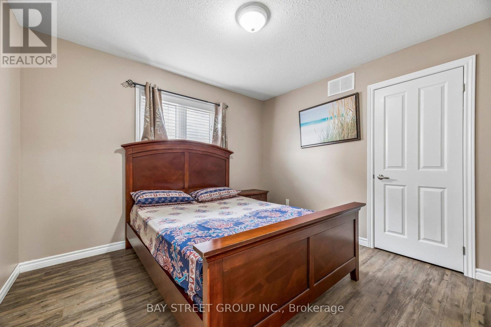 734 SAWMILL ROAD E - 27