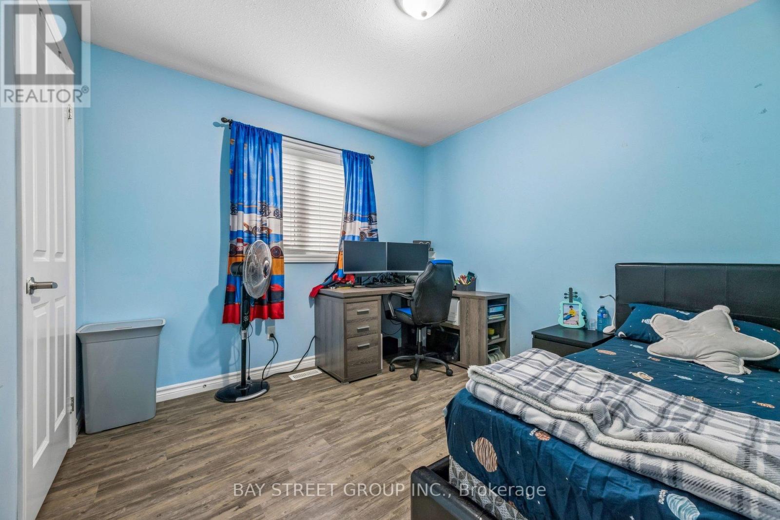 734 SAWMILL ROAD E - 32