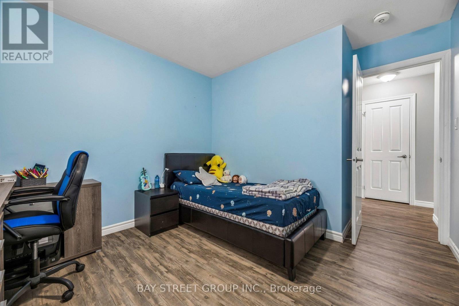 734 SAWMILL ROAD E - 33