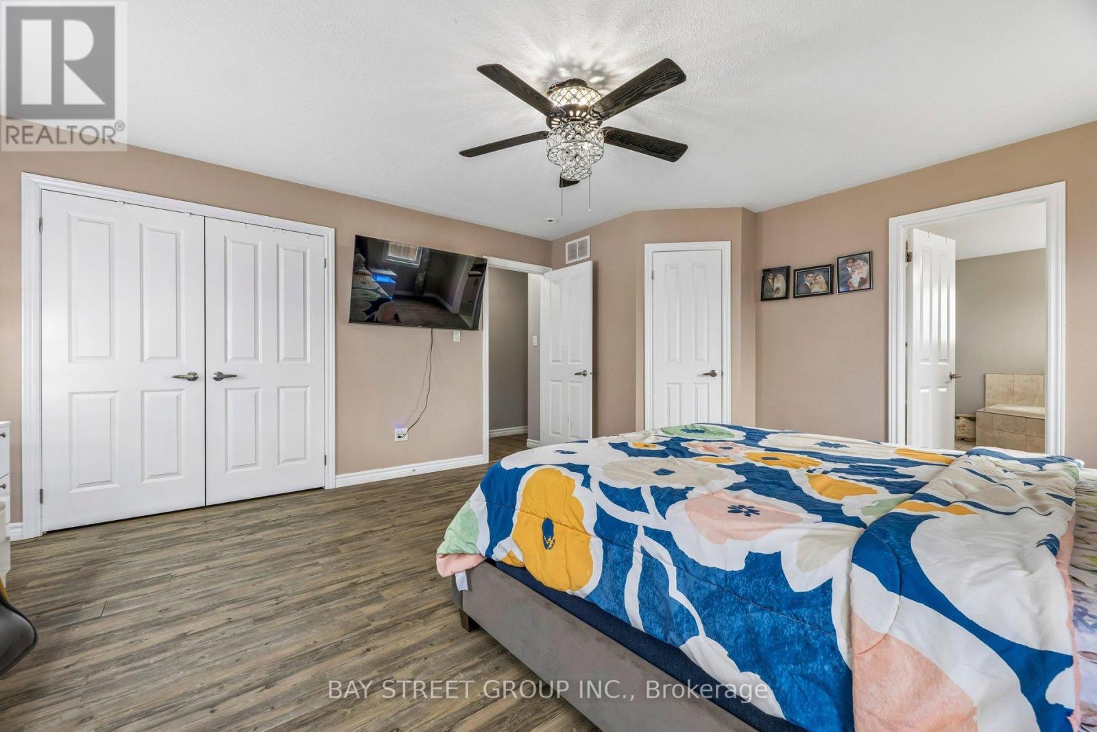 734 SAWMILL ROAD E - 36