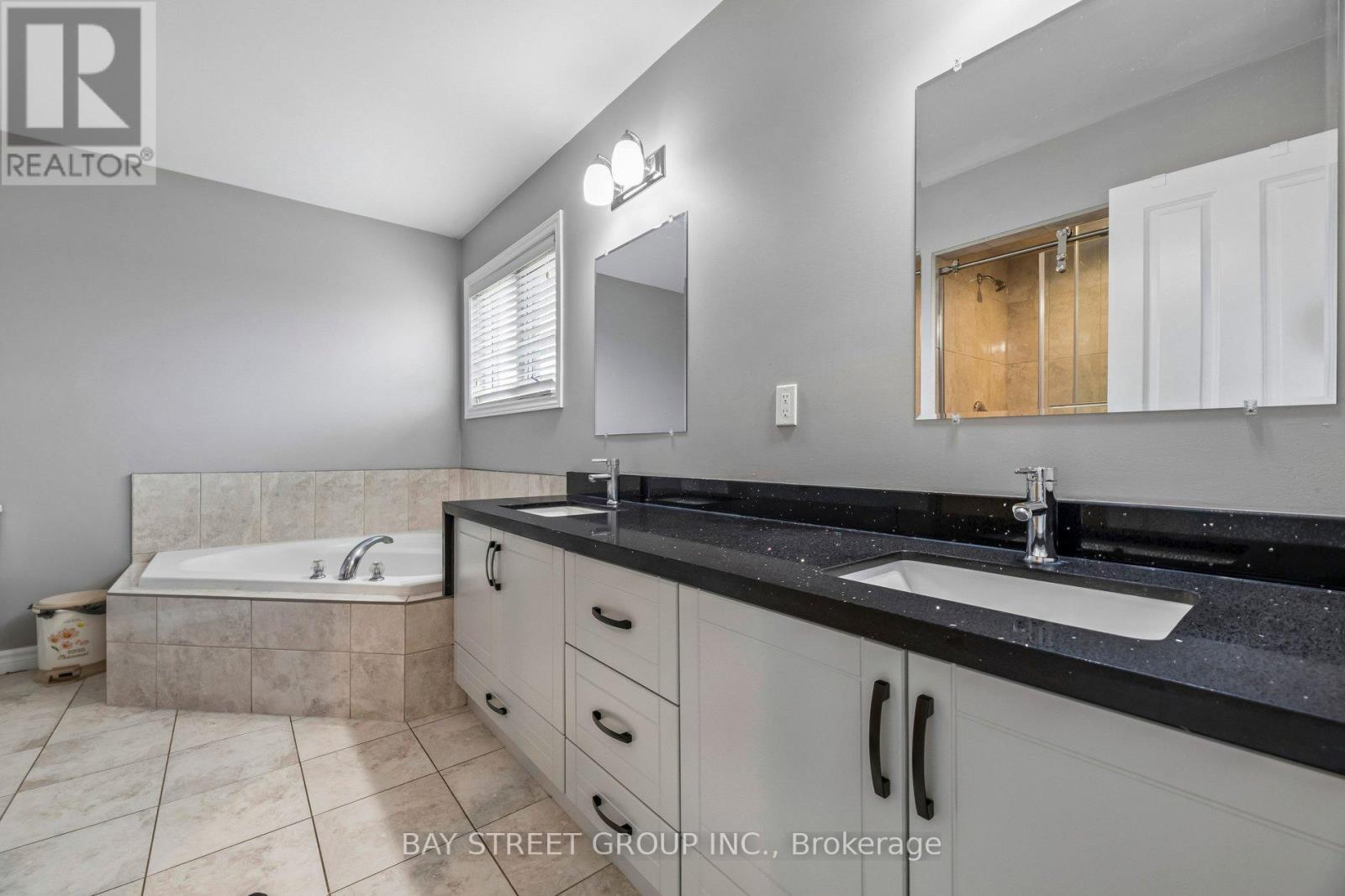 734 SAWMILL ROAD E - 37