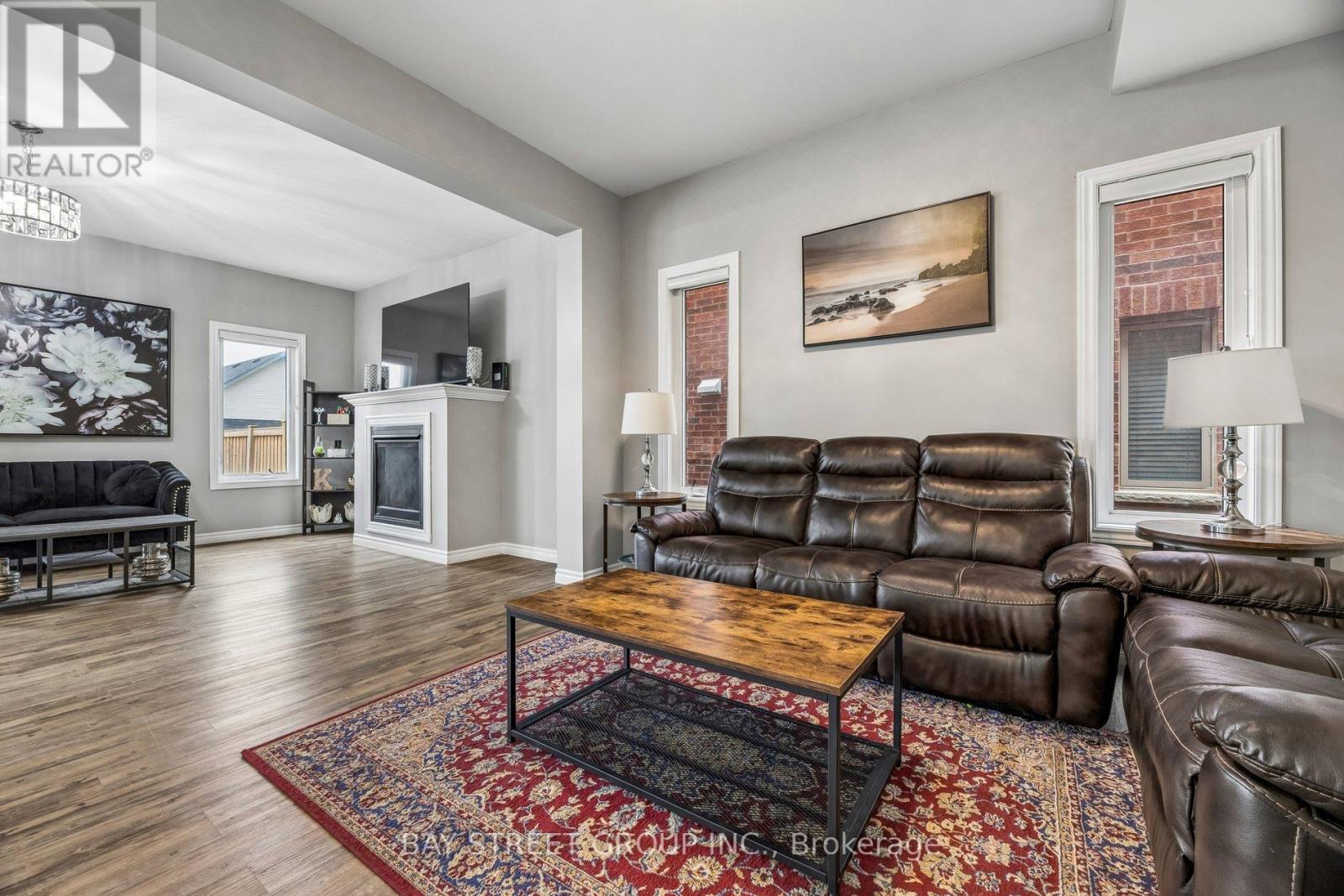 734 SAWMILL ROAD E - 6