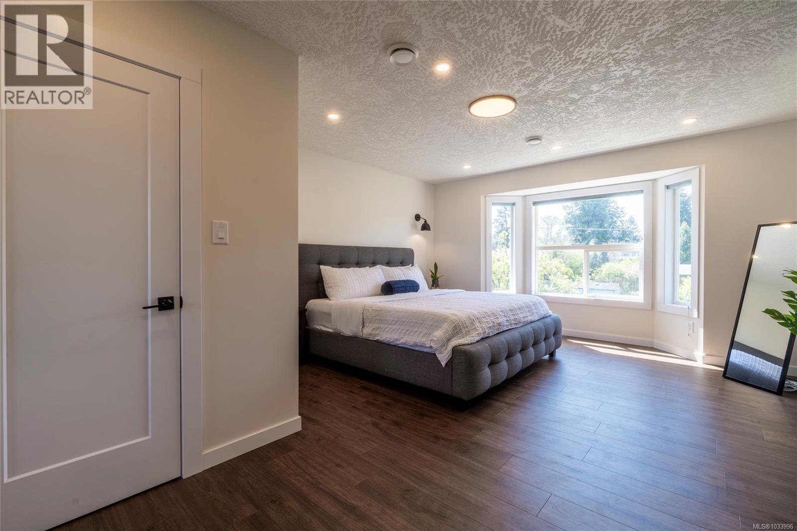  715 Middleton Street, Saanich
