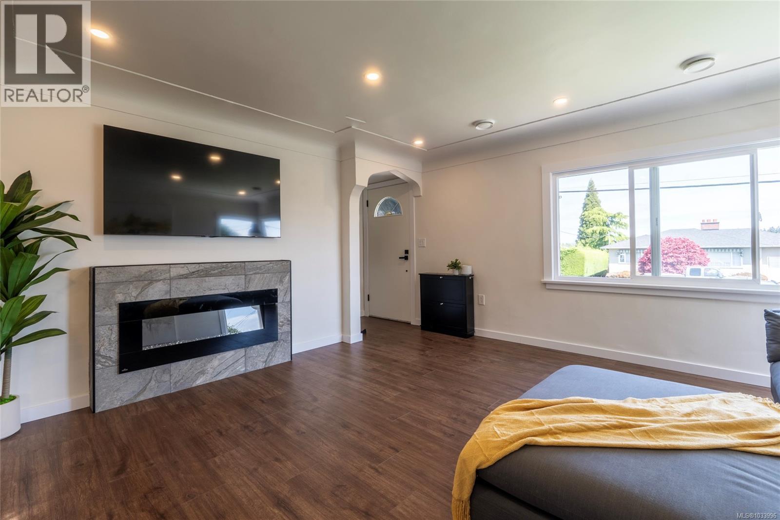  715 Middleton Street, Saanich