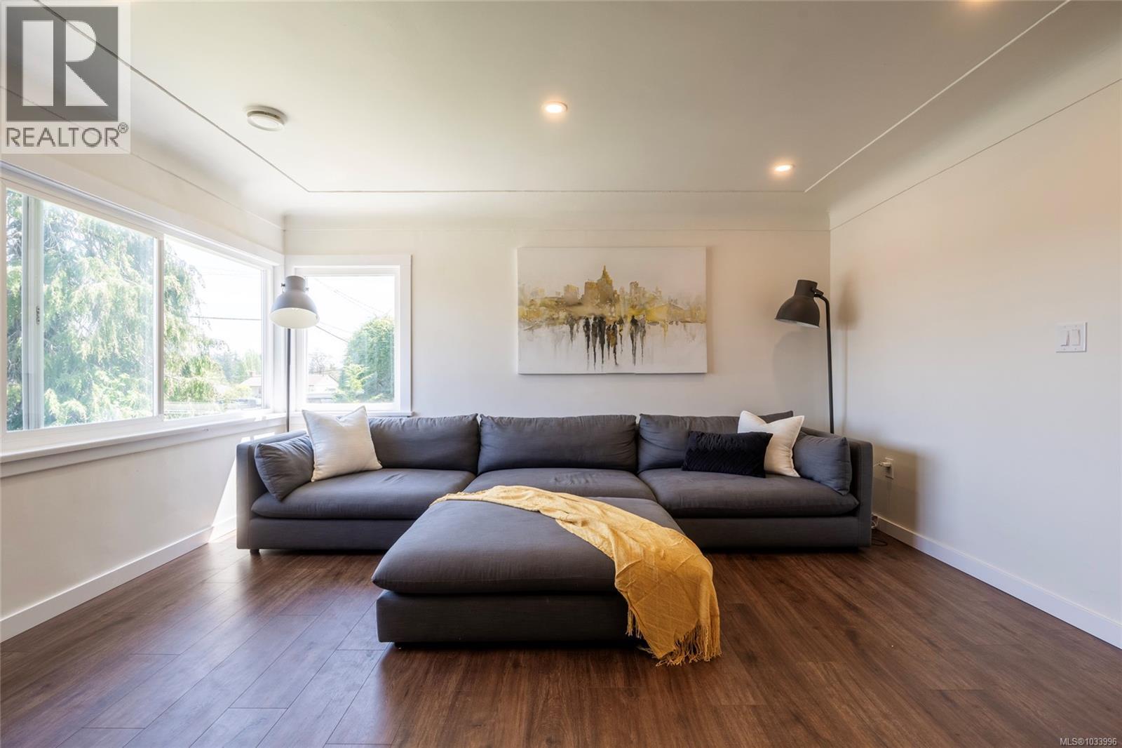  715 Middleton Street, Saanich