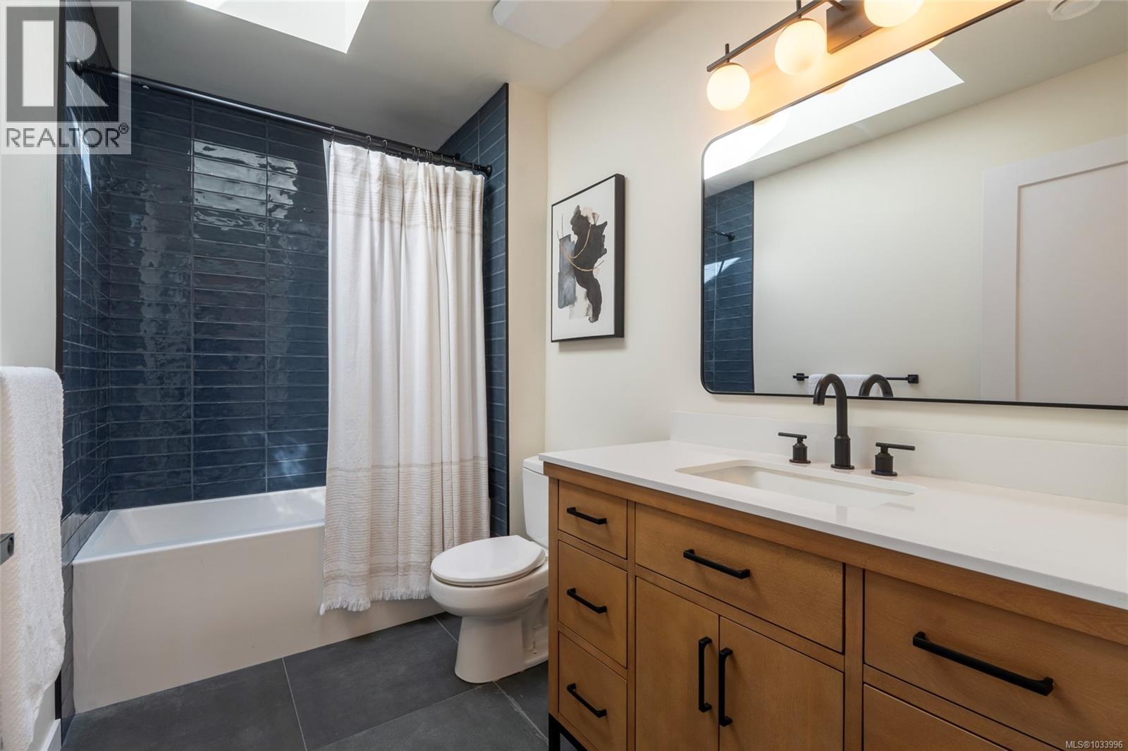 715 Middleton Street, Saanich