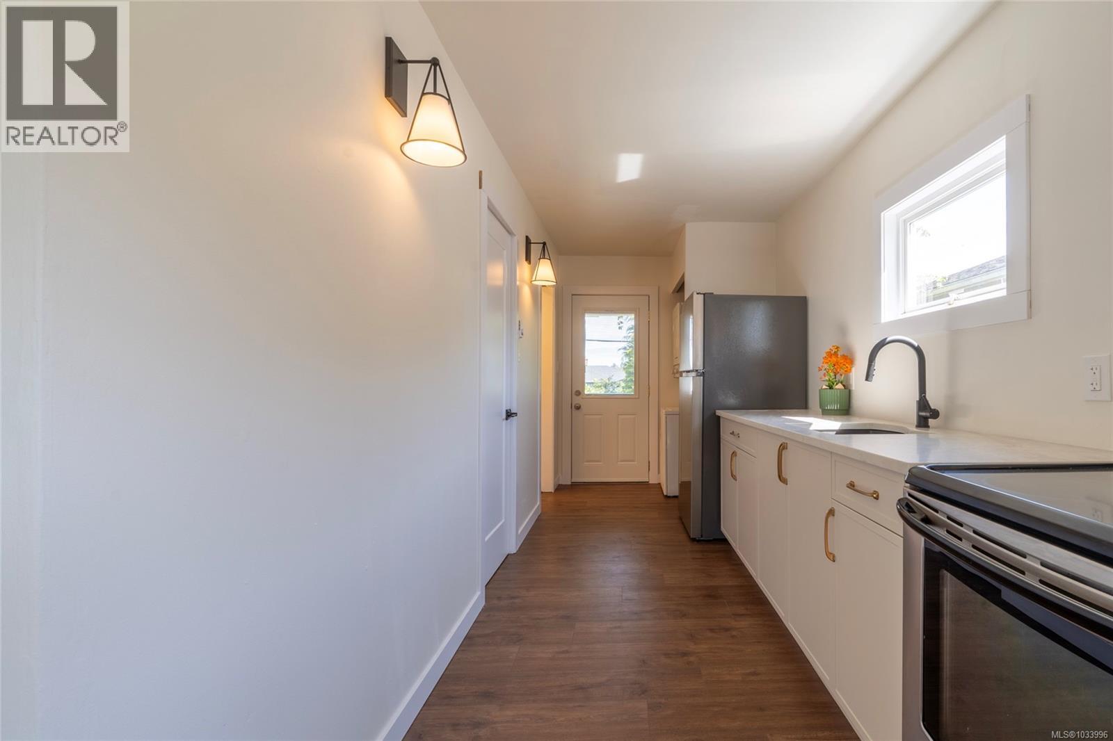  715 Middleton Street, Saanich