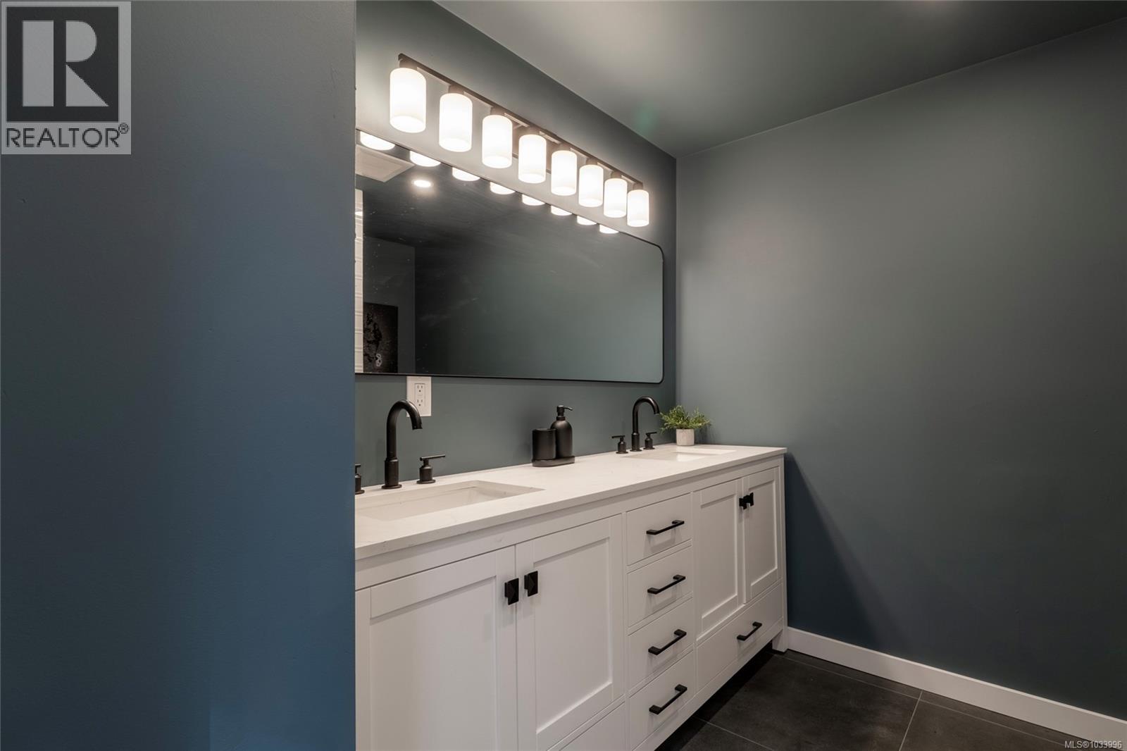  715 Middleton Street, Saanich