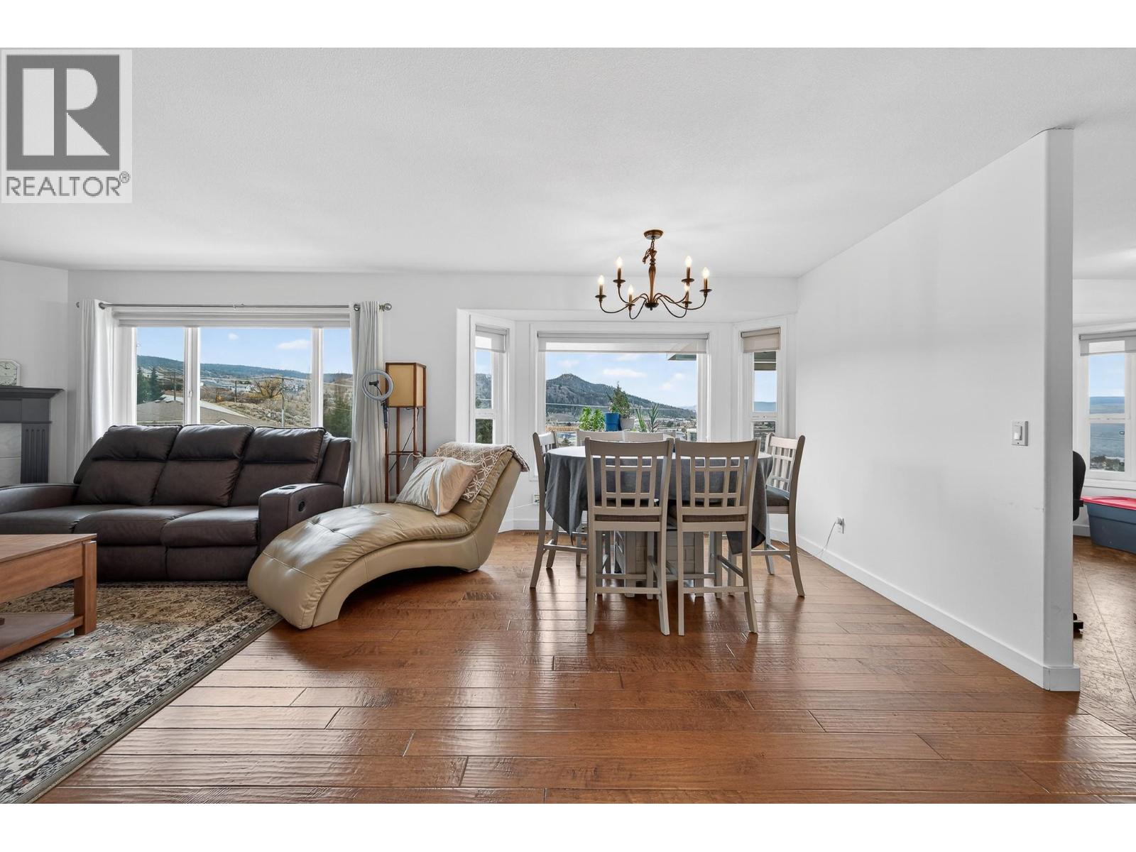 #5 1575 Springhill Drive - 3
