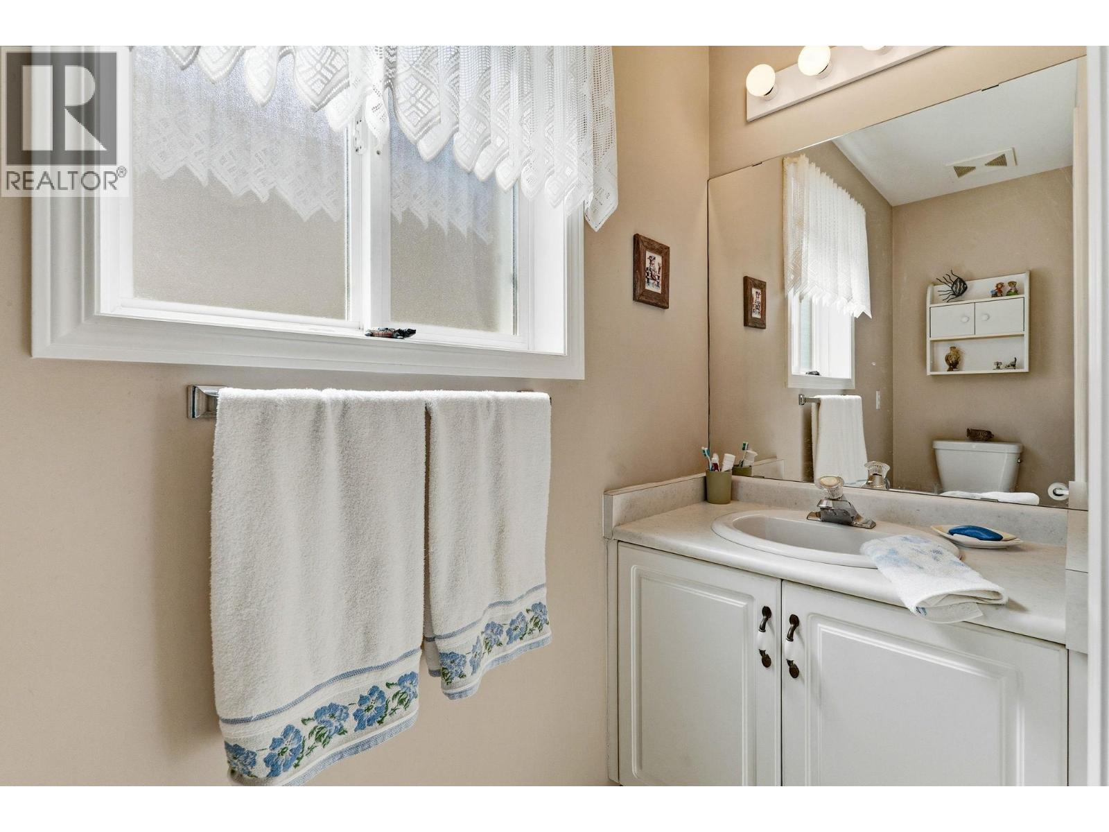 #105 - 2220 Shannon Ridge Drive Lot# 3 - 18
