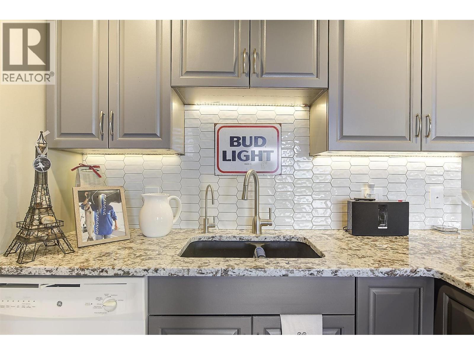  2573 Copper Ridge Drive, West Kelowna