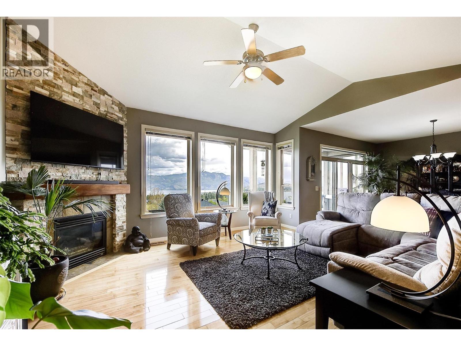  2573 Copper Ridge Drive, West Kelowna