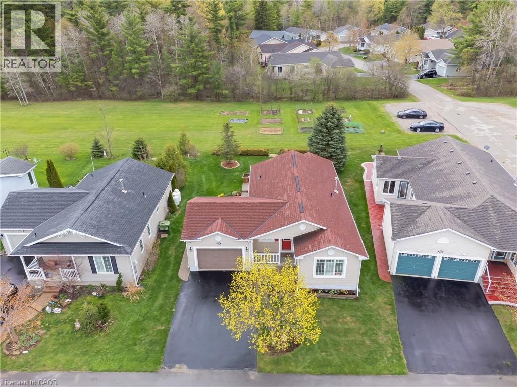 168 GLENARIFF Drive, Freelton, Ontario, L8B1A5 — Photo 3