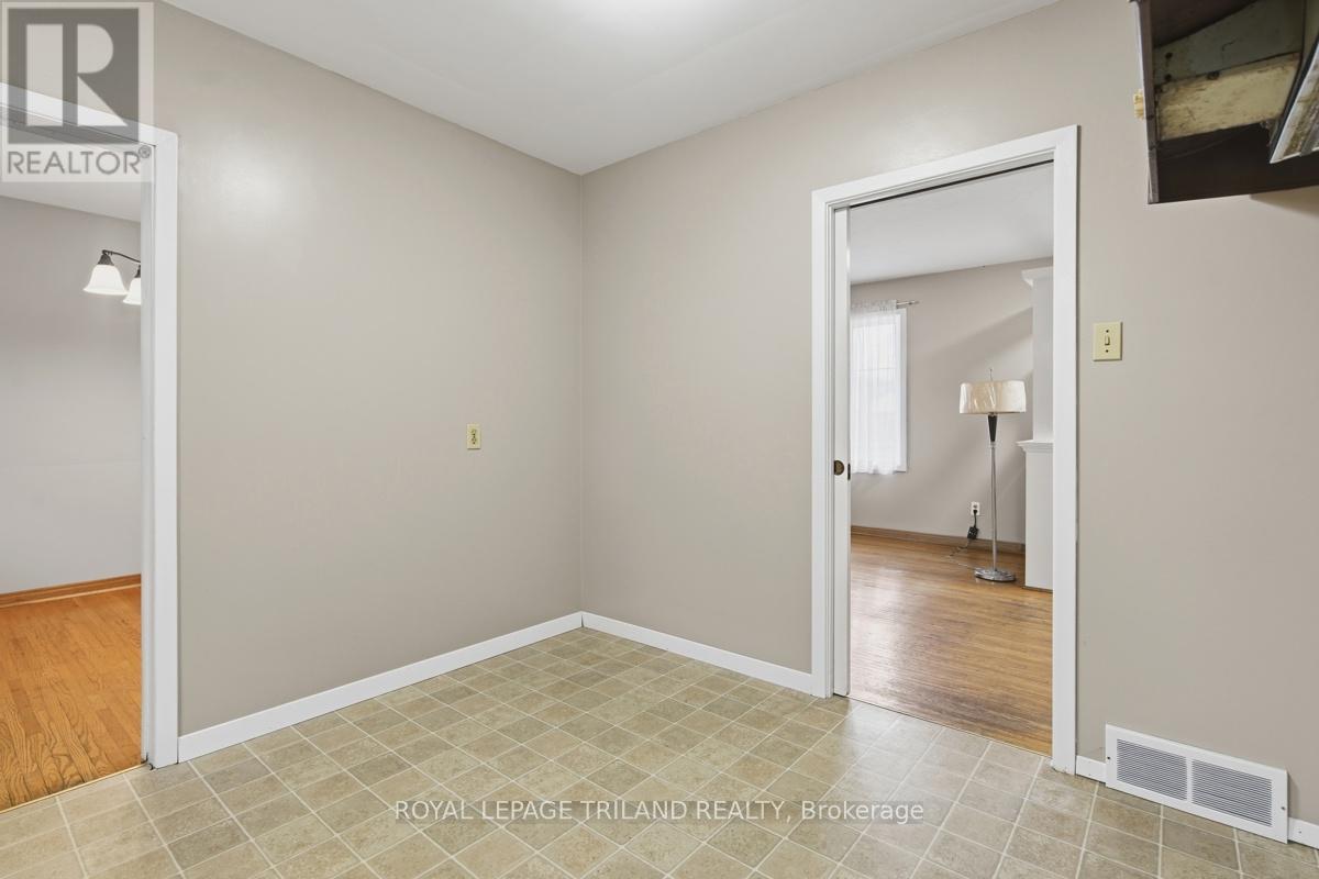 1281 VICTORIA DRIVE - 14