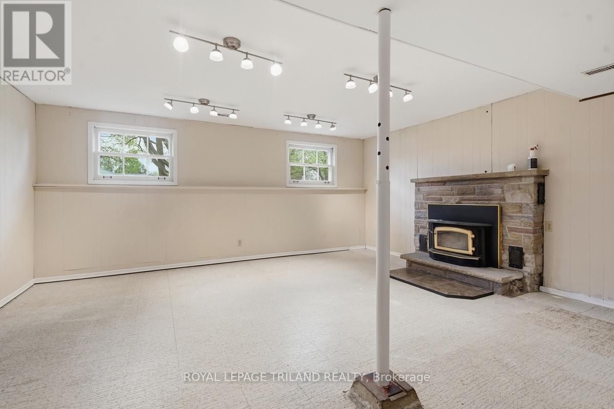 1281 VICTORIA DRIVE - 24
