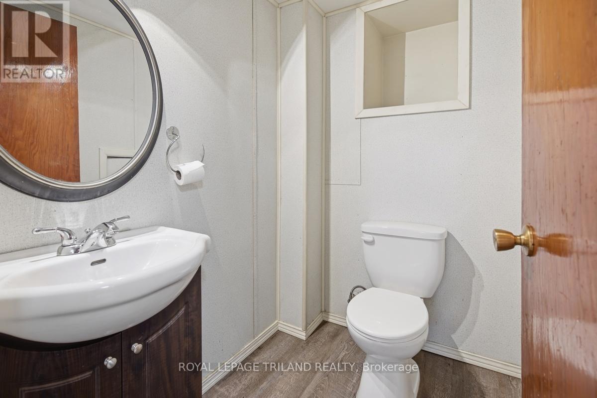 1281 VICTORIA DRIVE - 29