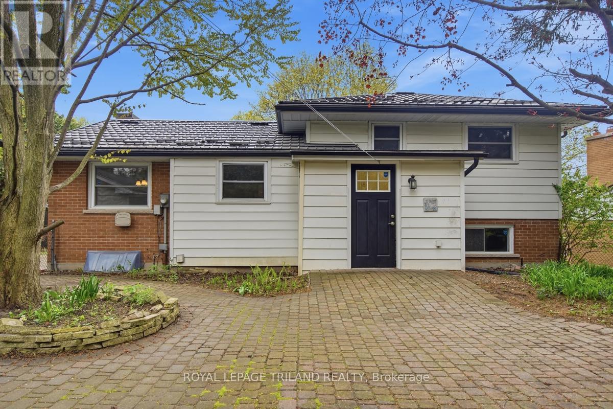 1281 VICTORIA DRIVE - 46
