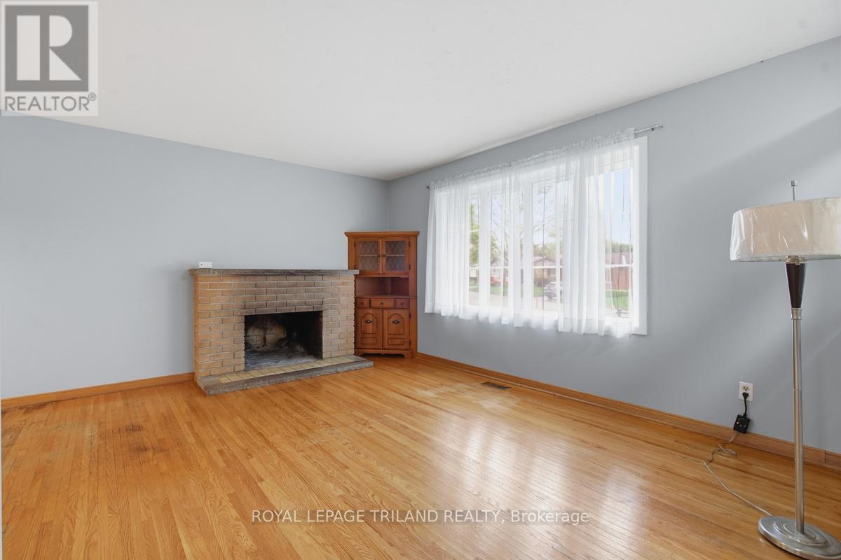 1281 VICTORIA DRIVE - 7