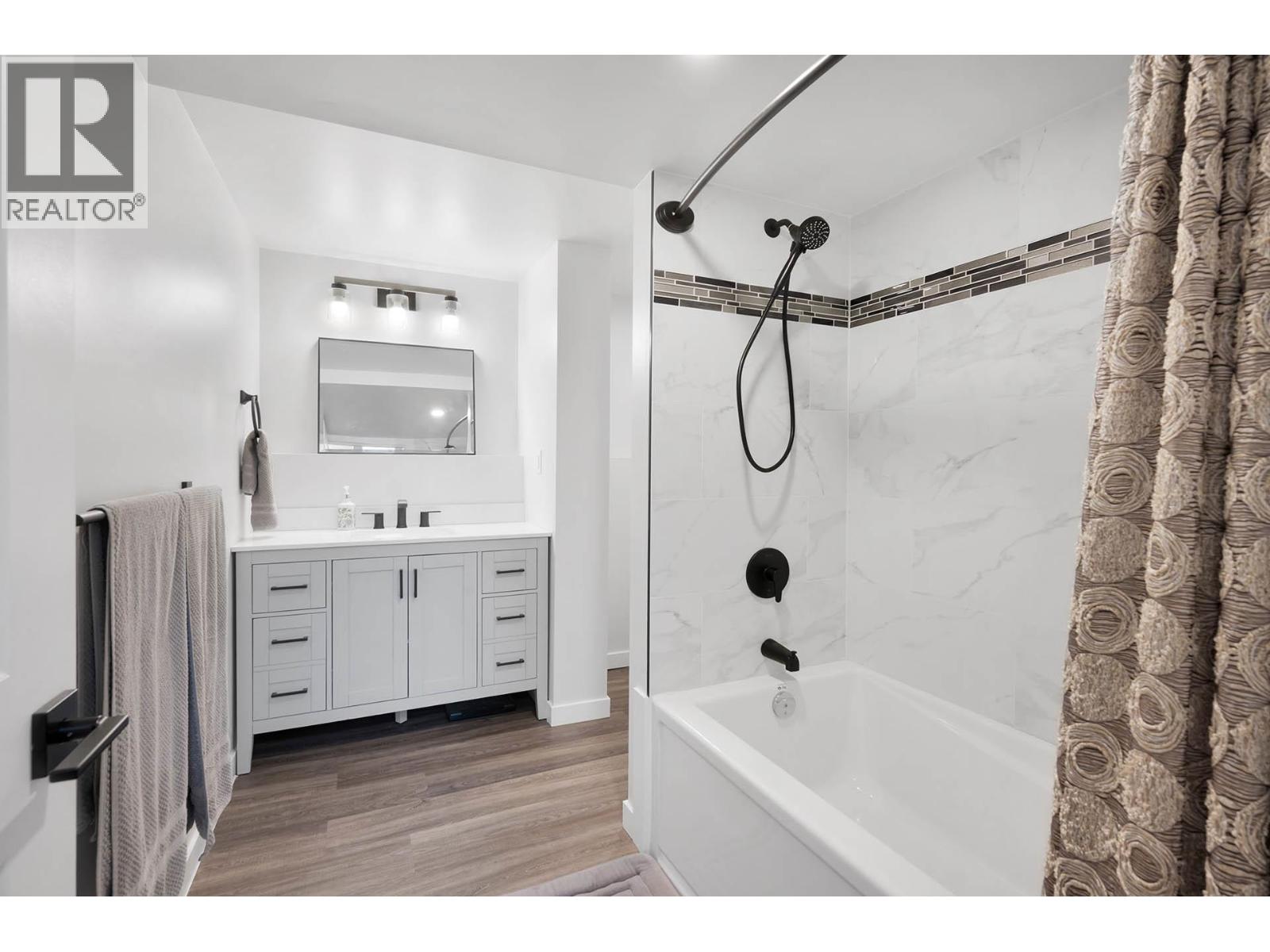 1018 Second Avenue - 22