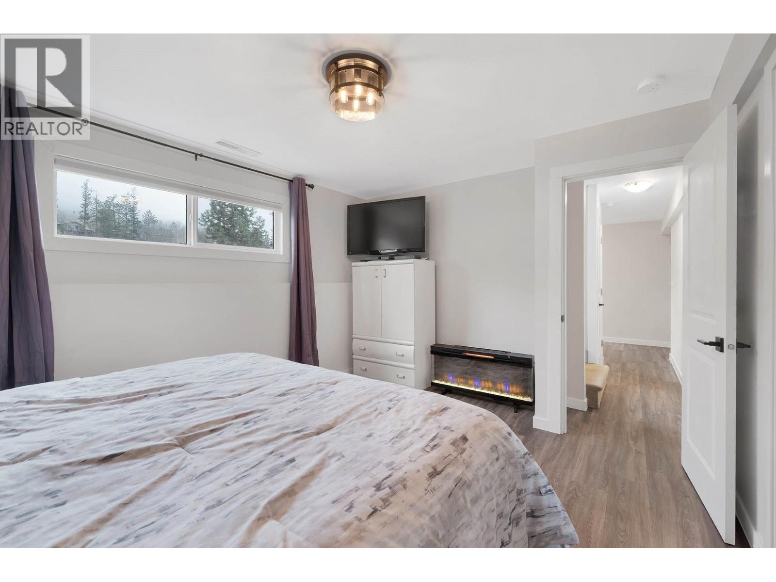 1018 Second Avenue - 23