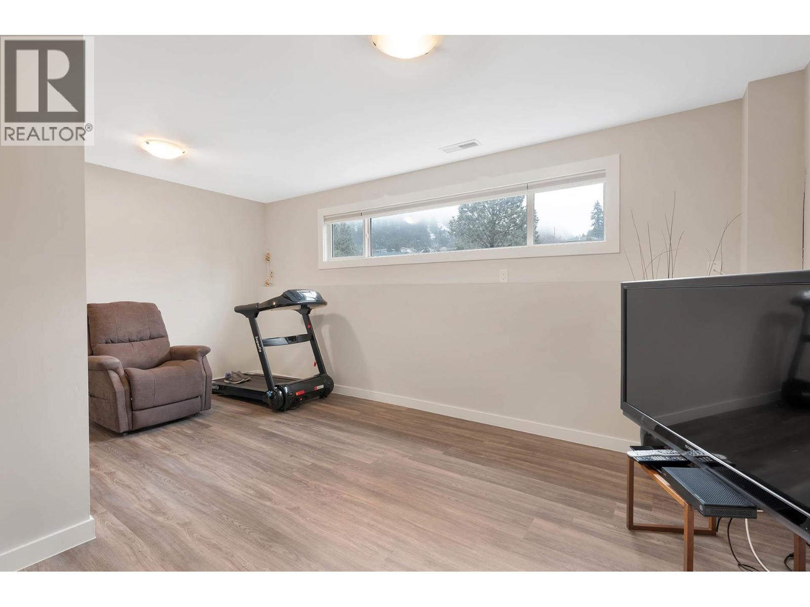 1018 Second Avenue - 29
