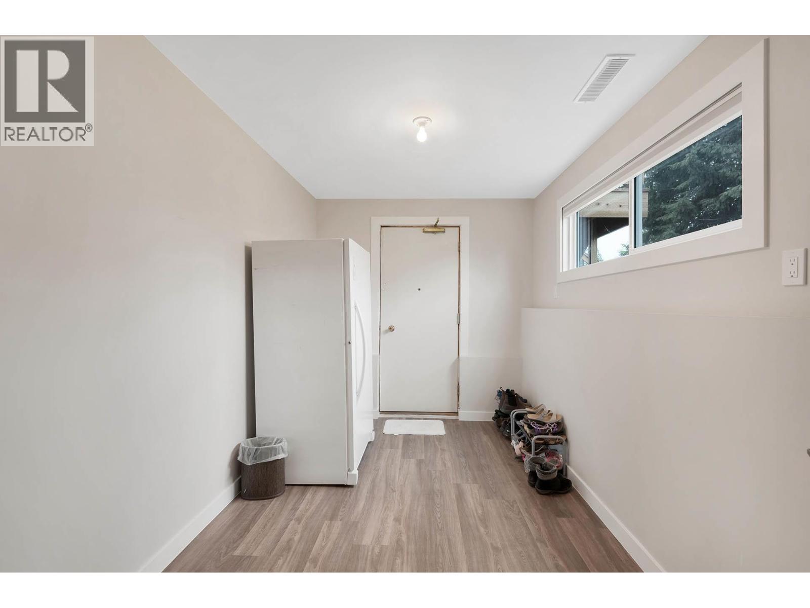 1018 Second Avenue - 31