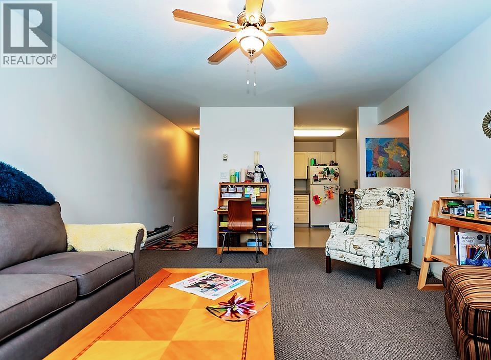 4820 LAZELLE AVENUE, Terrace