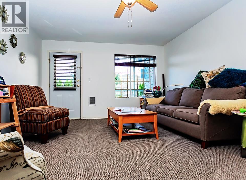 4820 LAZELLE AVENUE, Terrace