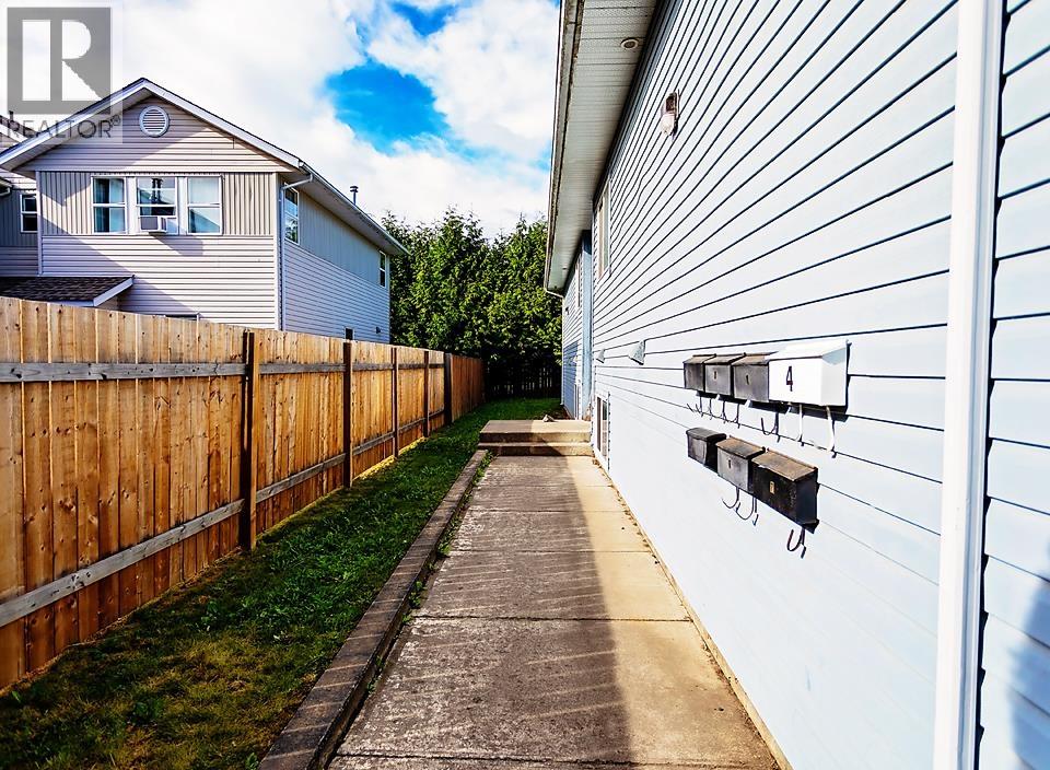 4820 LAZELLE AVENUE, Terrace