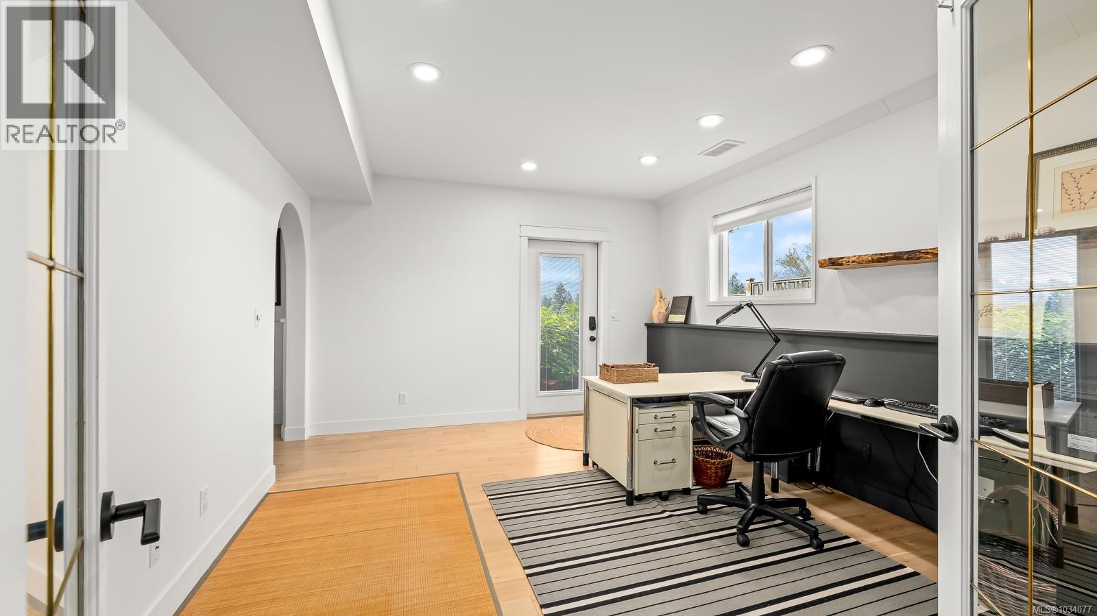 231 Stafford Ave - 35