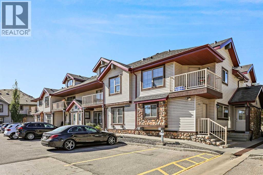 #104 15 Everridge Square SW - 1