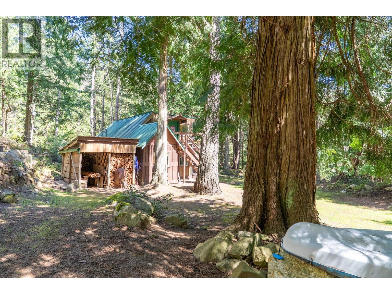 486 BLUFF WAY, Mayne Island