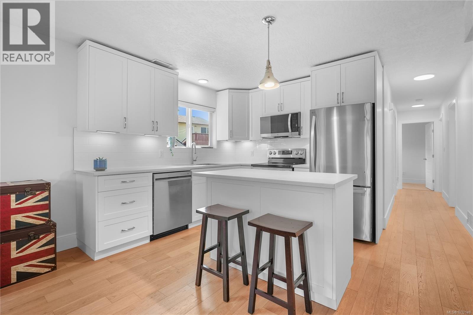  517 Pamela Place, Saanich
