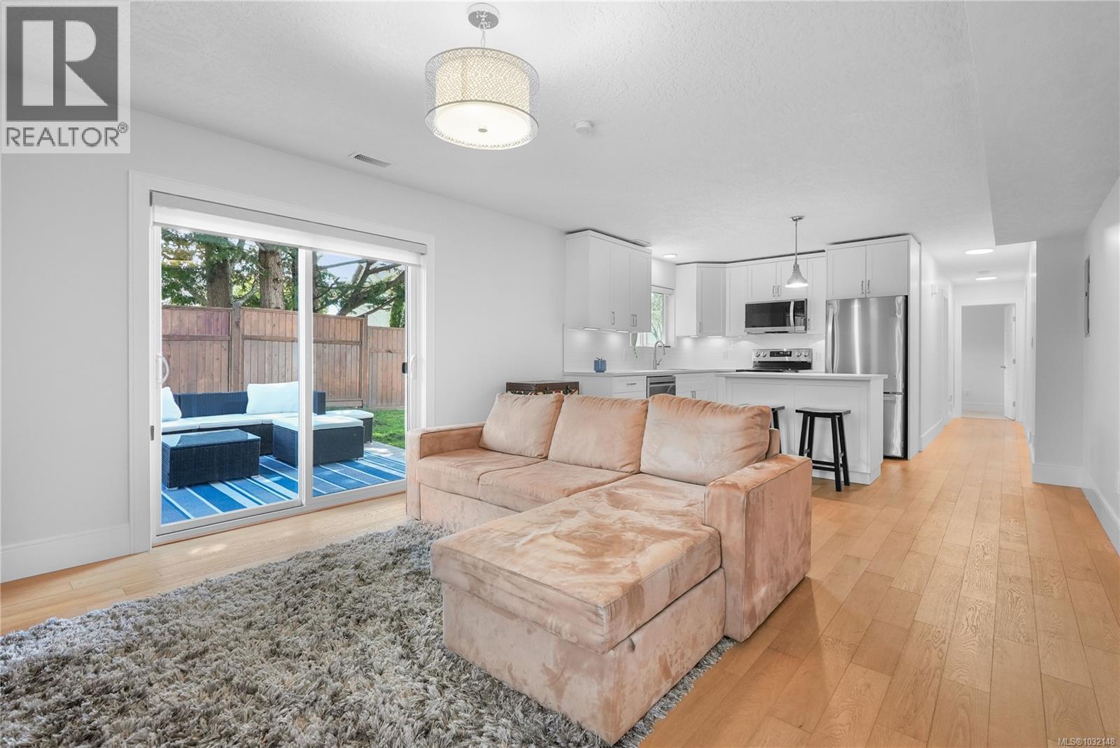  517 Pamela Place, Saanich
