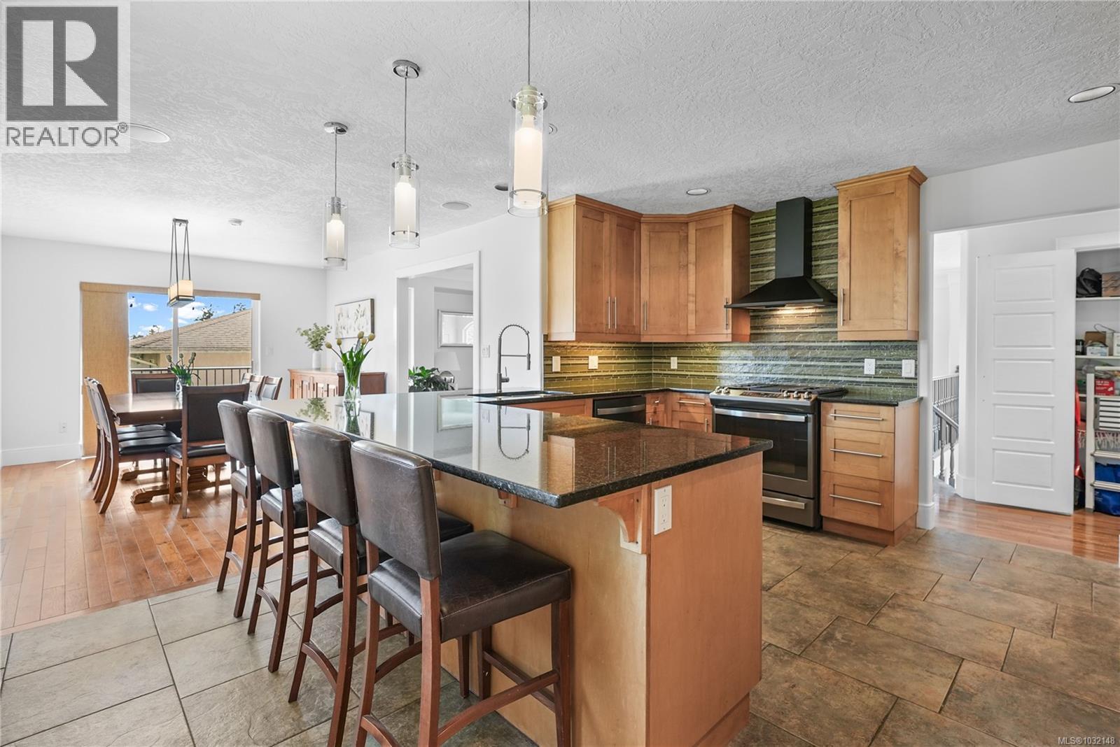  517 Pamela Place, Saanich