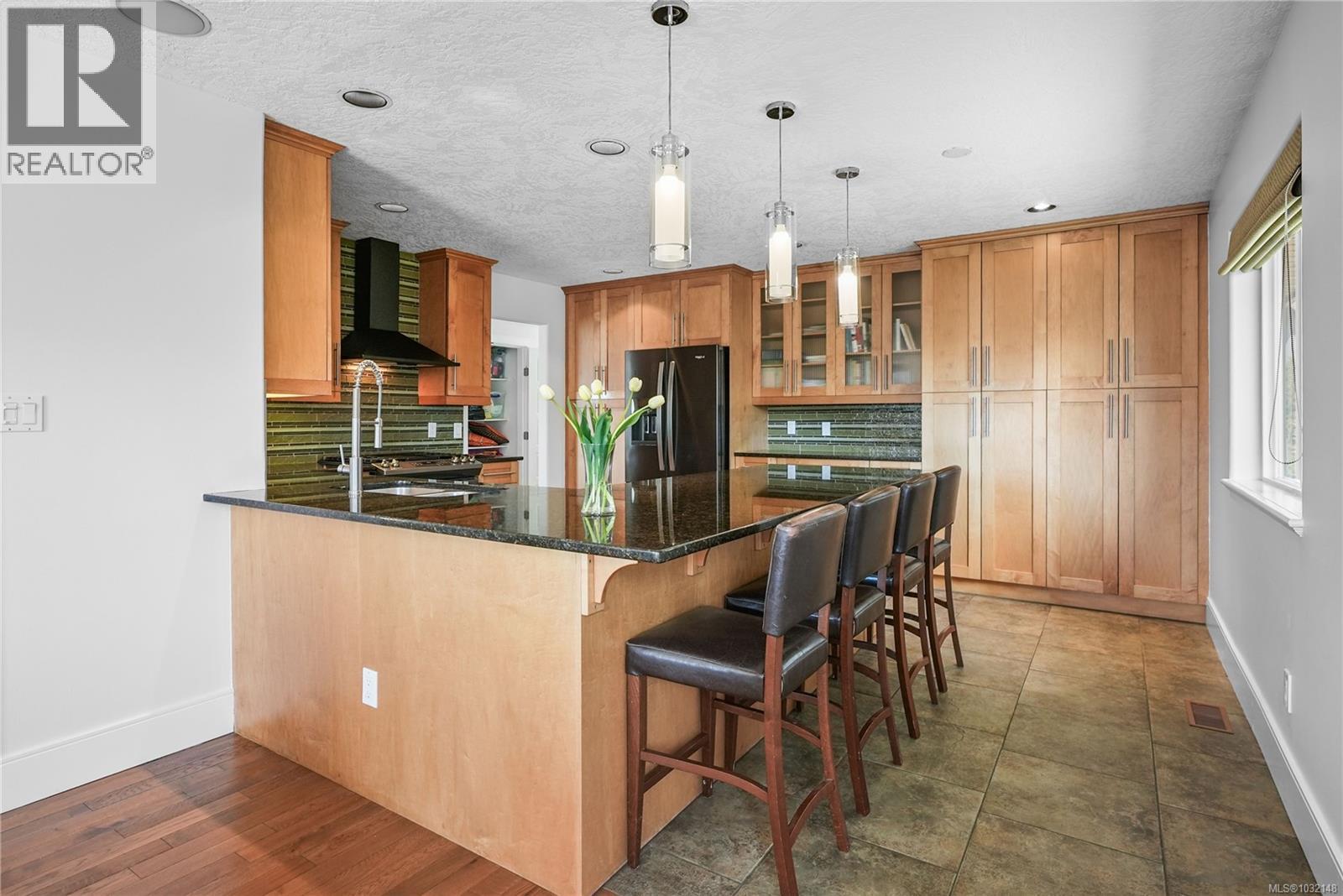  517 Pamela Place, Saanich
