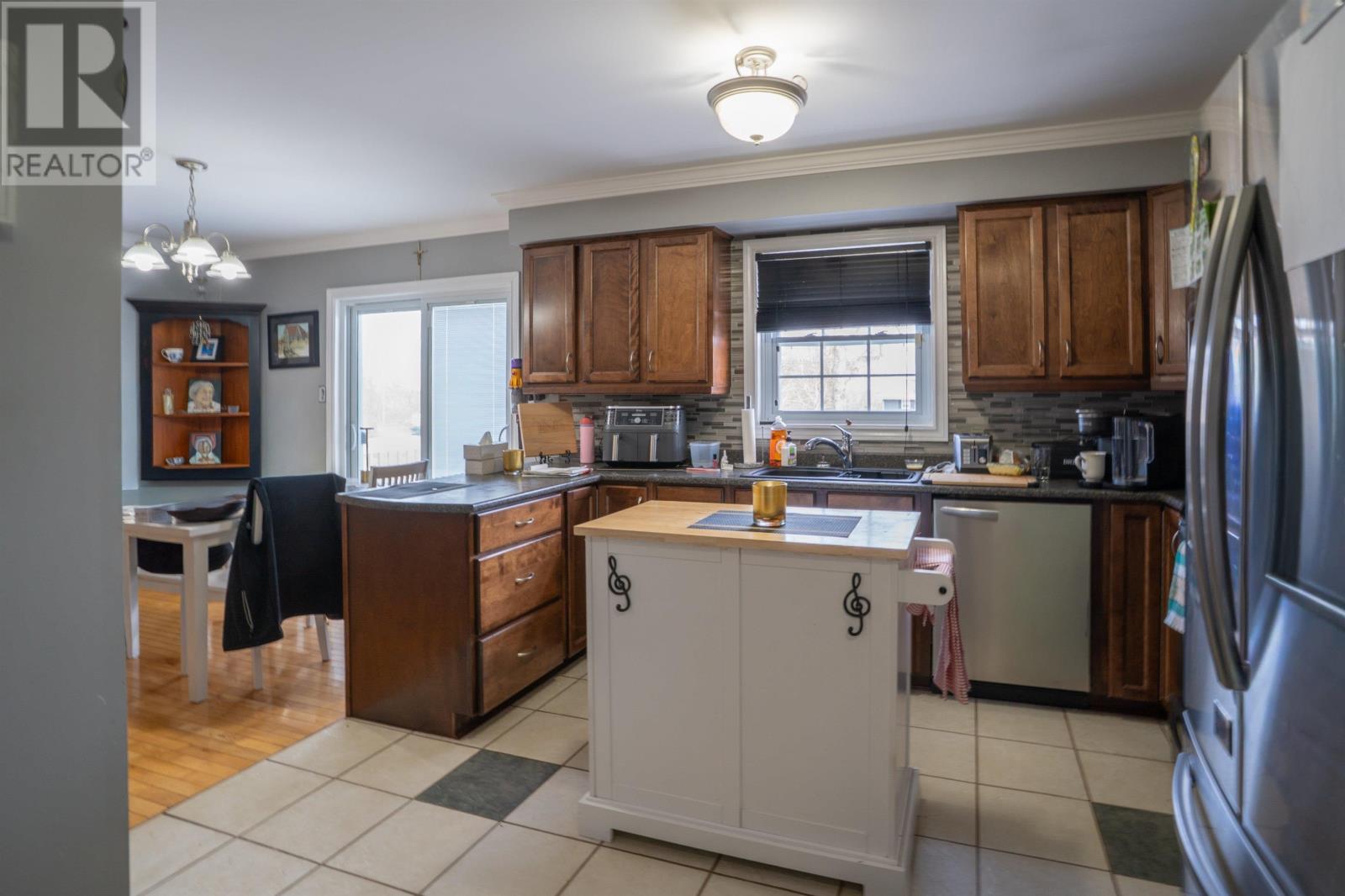76 Pleasant Street - 11