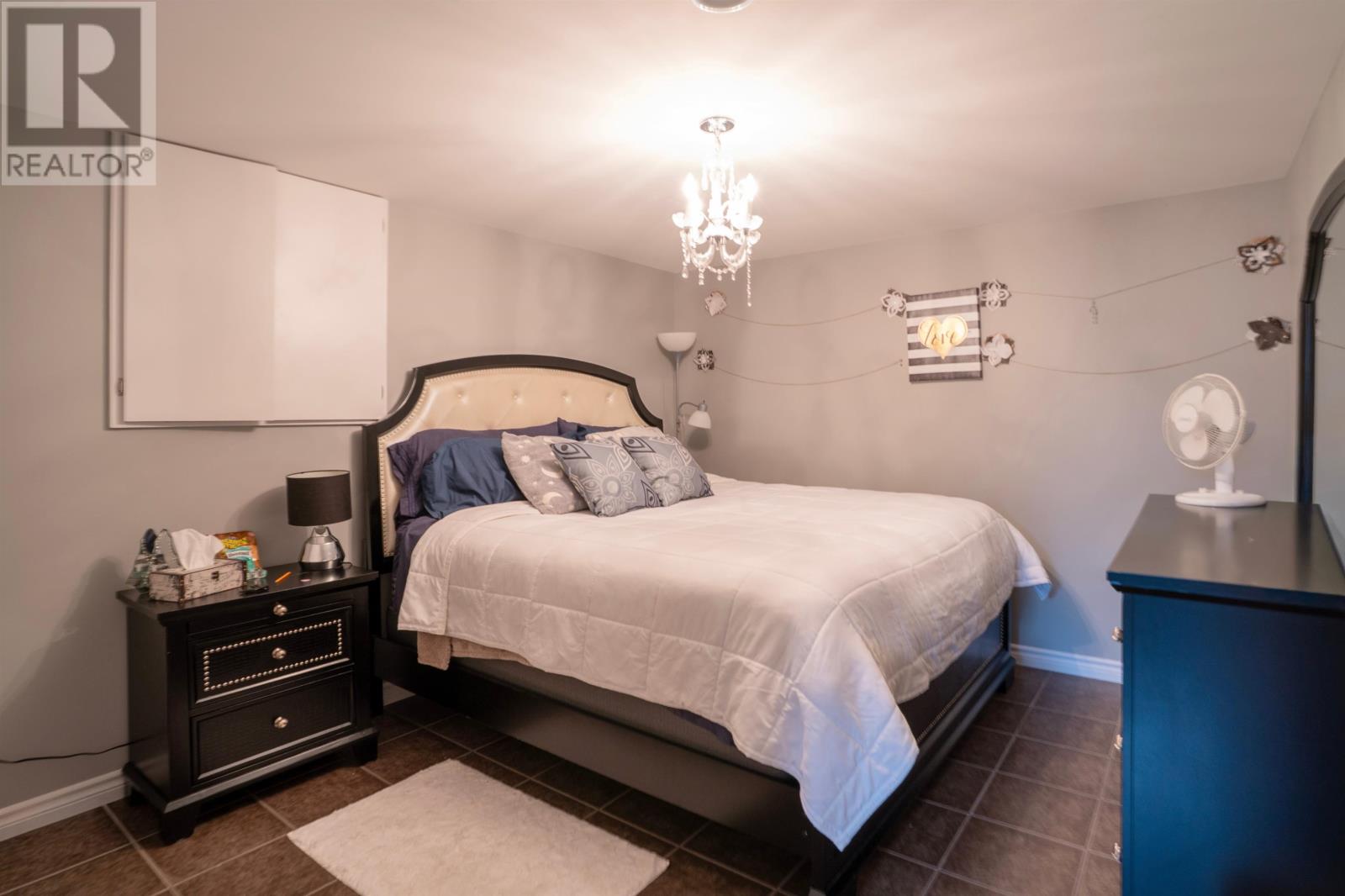 76 Pleasant Street - 33