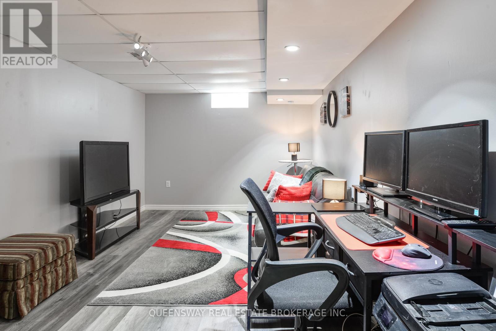 10 LEWIS DRIVE - 27