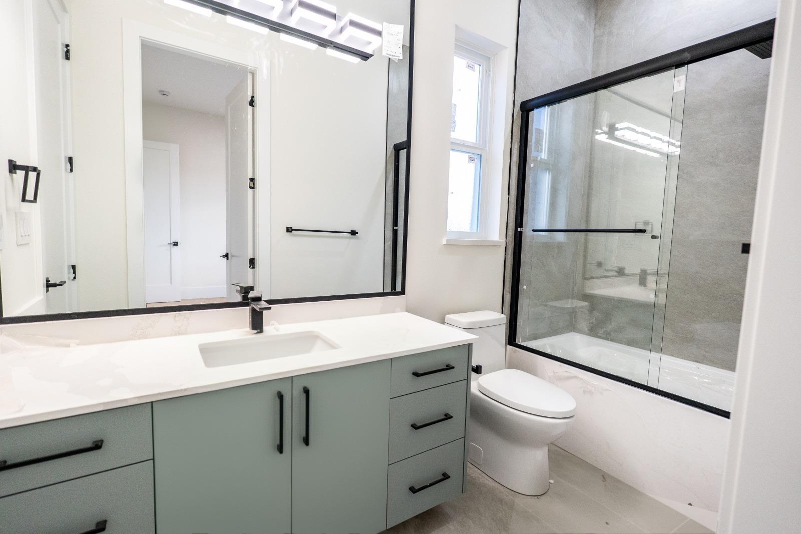 7 Bed, 6 Bath House for Sale in Mission – 8511 BENEDICT BOULEVARD, Mission - Image 11