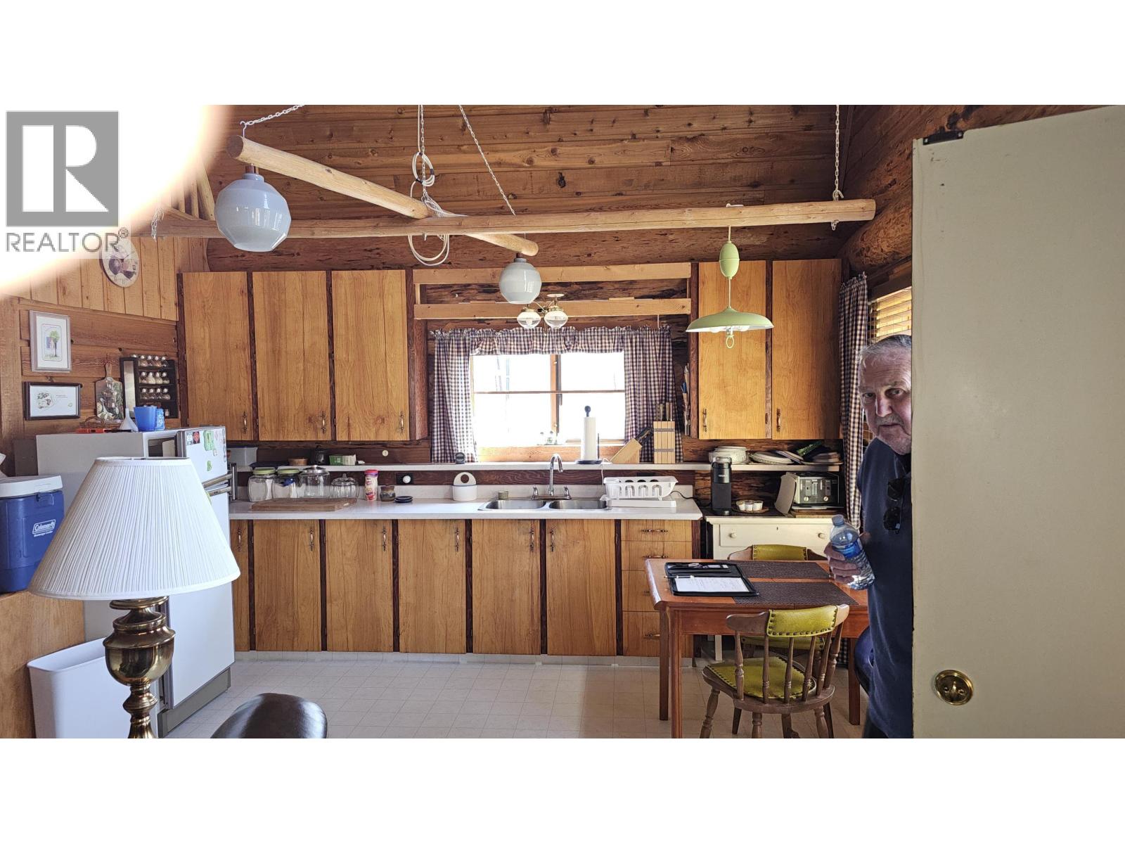 Photo 11 of 38 — 16030 NORMAN LAKE ROAD · Prince George, BC