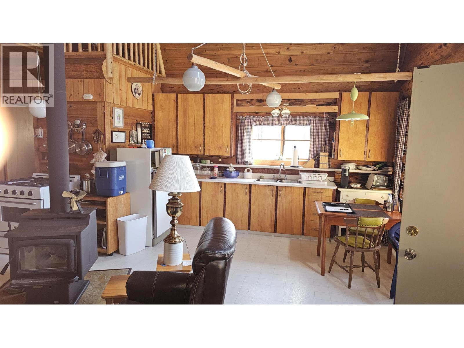 Photo 10 of 38 — 16030 NORMAN LAKE ROAD · Prince George, BC